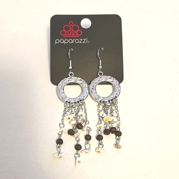 paparazzi Jewelry - #488 NWT Paparazzi earring silver tone
